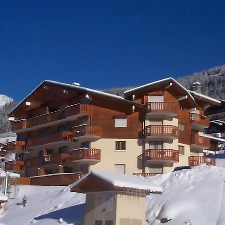 Appartement Cosy Pour 4 Personnes Avec Balcon Et Parking - Fr-1-198-152